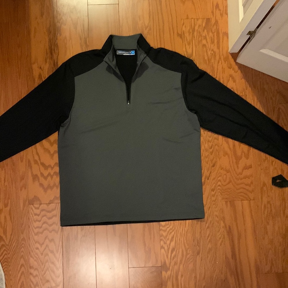 Roundtree & Yorke mens medium 1/4 sweatshirt.